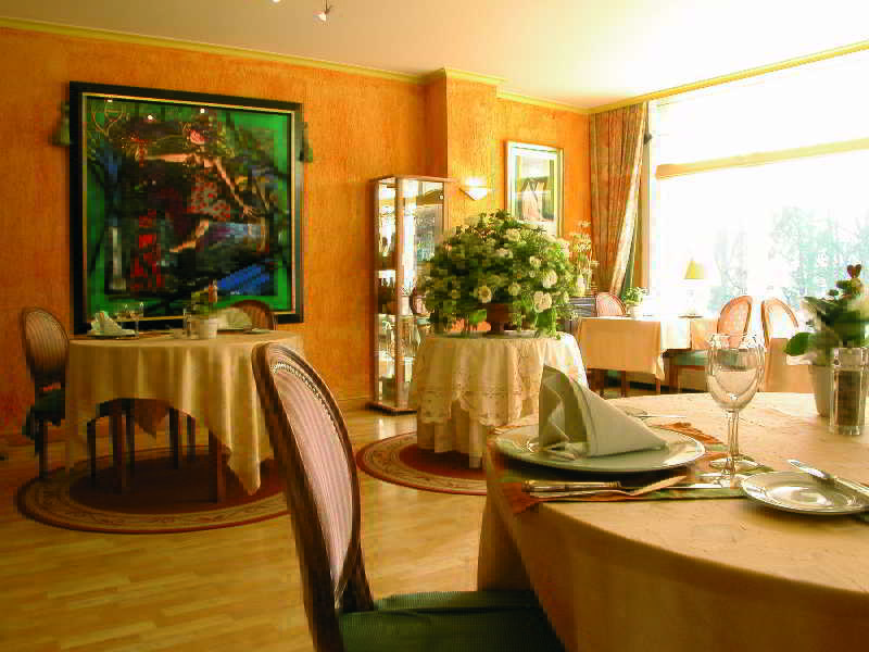 Du Vieux Cedre, Enghien-belgique Hotel 4*