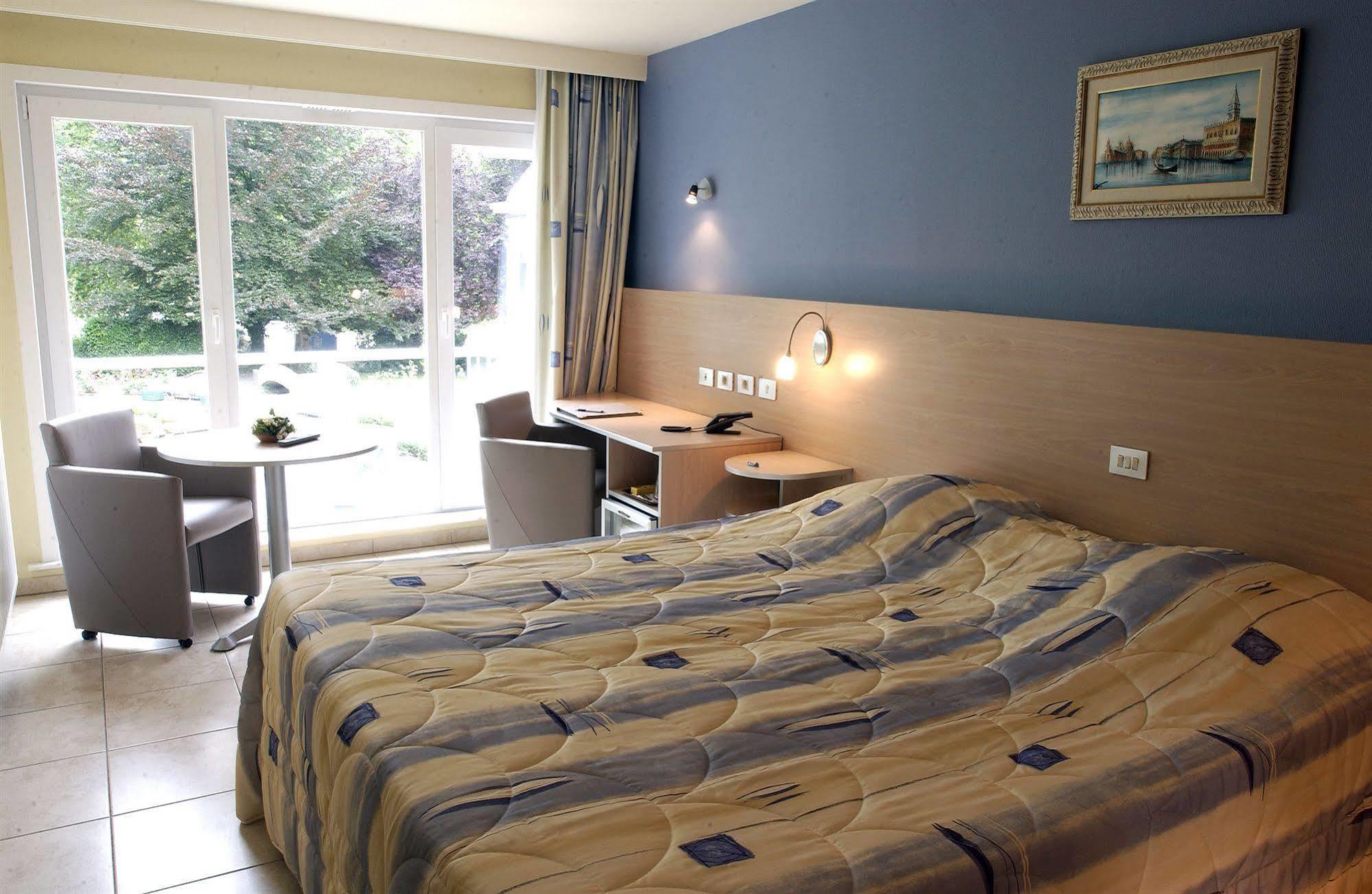 Du Vieux Cedre Hotel Enghien